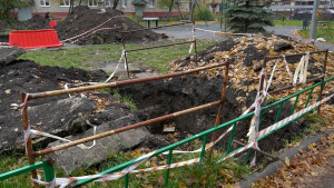 Перекопанный двор и холодные батареи: липчане на улице Желябова столкнулись с проблемами