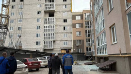 В Ельце вражеский дрон попал в новостройку