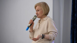 Дарья Донцова пообщалась с елецкими школьниками