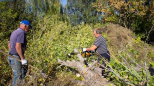 Из Сселок вывезли четыре «куба» отходов