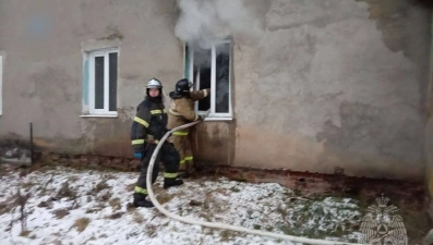 Пожарные спасли мужчину из горящего дома в Усманском округе
