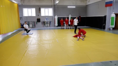 Полицейские со всей России борются за звание лучших в профессиональном троеборье в Липецке