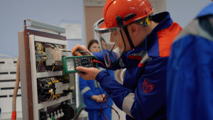 На НЛМК определили лучших электромонтеров