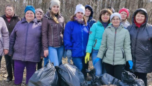 В Липецке прошли субботники в районах Казинка и Матырский