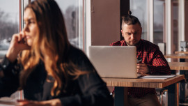 Липчане на рабочих созвонах больше всего раздражаются от отвлечений и опозданий коллег