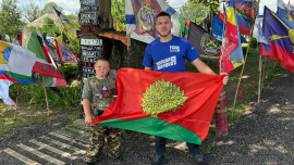 Липецкие молодогвардейцы пополнили коллекцию флагов курского мальчика Сережи