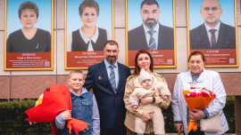 Портрет заслуженного металлурга страны Эдуарда Сагадина разместили на областной Доске почета