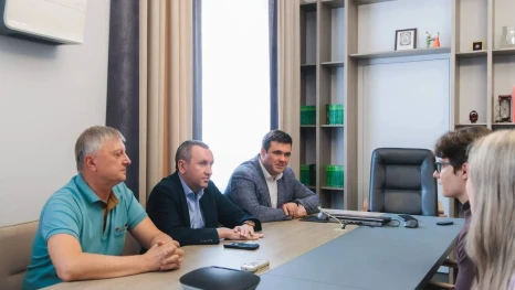 Вице-губернатор Сергей Курбатов встретился с победителем регионального этапа Всероссийской олимпиады