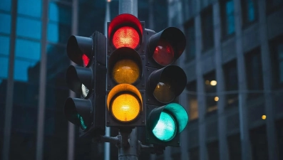 В Липецке в результате падения светофора пострадало два человека 