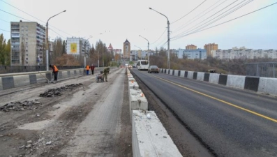 На ремонт закрывается вторая половина моста через Каменный Лог