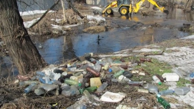 Вода в ручье Студеный поднялась из-за бытового мусора