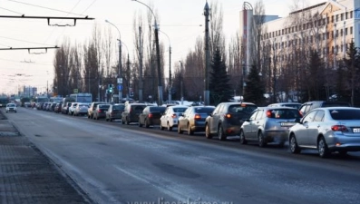 Причиной километровых пробок в Липецка стал обрыв контактного провода