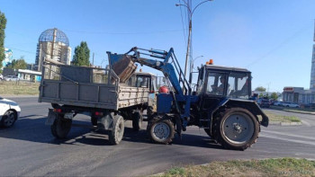 7 и 8 сентября сотрудники благоустройства продолжали вывозить мусор с липецких улиц