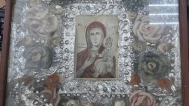 Житель Усмани похитил у пенсионерки иконы и старинные книги, чтобы продать их через интернет