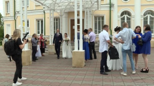 В ЗАГСах Липецка свадебный переполох (видеосюжет)