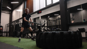 Кардиохирург из Грязей борется за победу в шоу «Титаны» на федеральном канале