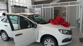 Липчане, пострадавшие на производстве, получили новые автомобили от регионального Отделения Соцфонда России