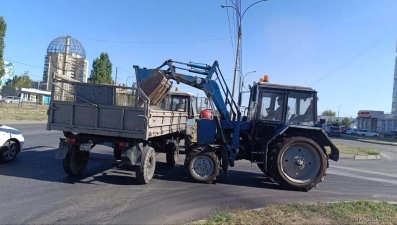 7 и 8 сентября сотрудники благоустройства продолжали вывозить мусор с липецких улиц