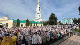 Тысячи верующих празднуют день памяти Тихона Задонского в Задонске