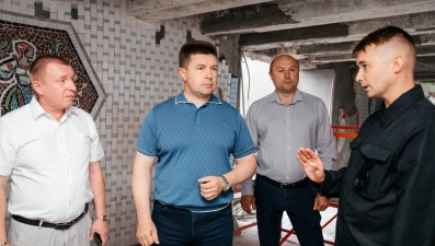 Роман Ченцов проверил ход ремонтных работ подземного перехода у Нижнего парка