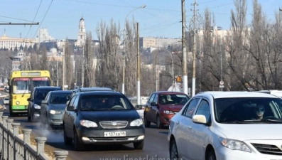 Водителей просят не ездить через Петровский мост в субботу