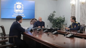 Губернатор Липецкой области Игорь Артамонов встретился с летчиком Максимом Гутником