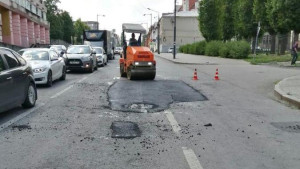 В Липецке восстановили стыковочные швы на улице Первомайской