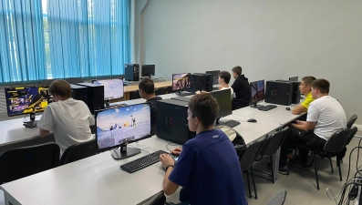 Школьники из Липецка осваивают профессию оператора дронов