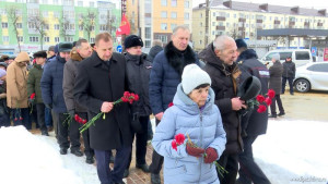 Возложением цветов в Липецке почтили память воинов, погибших в Афганистане