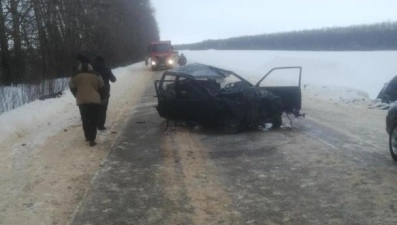 В ДТП с участием ВАЗа и иномарки в Краснинском районе погиб пассажир