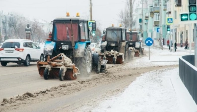 За выходные с городских улиц вывезено 330 кубометров снега