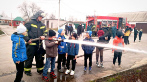 В Липецке сотрудники МЧС рассказали детям о пожарной безопасности