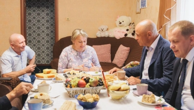 Губернатор Липецкой области посетил семью Сырых в Волово