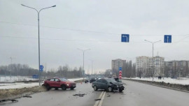 «Омода» столкнулась с «Опелем» на улице 50 лет НЛМК в Липецке