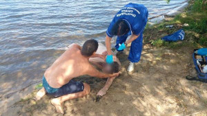 В Липецке сотрудники УГПСС спасли ушедшего на дно реки мужчину