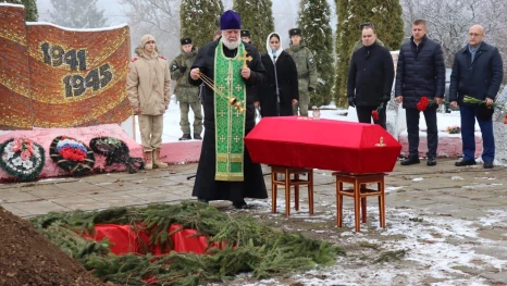 Останки советских солдат перезахоронили в Тербунском районе