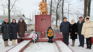 Воловские единороссы организовали акцию "Дорога памяти"