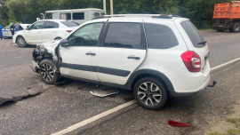 70-летняя пассажирка иномарки пострадала в двойном столкновении на трассе Липецк-Усмань