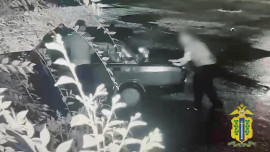 Мужчина с подростком попытались угнать автомобиль в Липецке 
