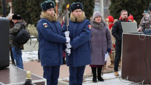 Частицу Вечного огня из военного мемориала «Пантеон защитников Отечества» зажгли в Воловском районе