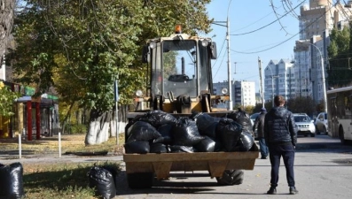 Тысячи мешков с мусором вывезли с городских улиц