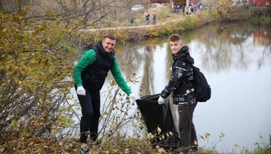 Активисты, мэр, депутаты и спасатели расчистили берег Студеновки в Липецке