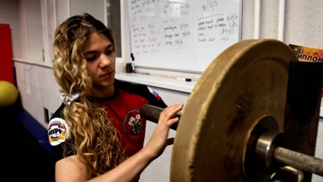 Липчанки готовятся к международному турниру по пауэрлифтингу в Азии