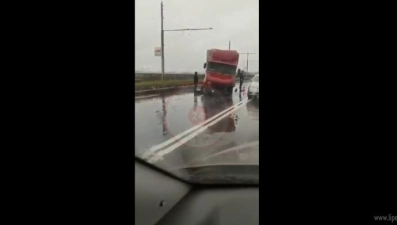 Из-за ДТП на Октябрьском мосту в Липецке образовалась большая пробка