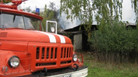 Дом от огня спасали в деревне Хитрово