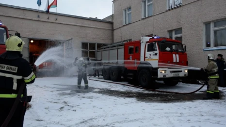 В Липецке на пенсию проводили пожарного 