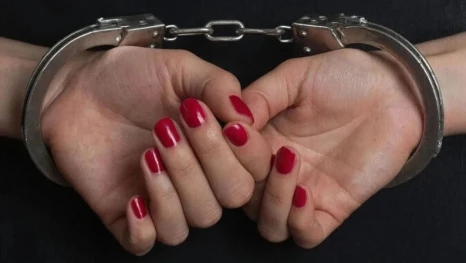 В Липецке 22-летняя девушка решила похулиганить и отправила сообщение о взрыве в офис