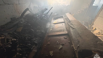 10 человек спасли из горящей многоэтажки в Ельце