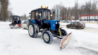 Порядка 50 единиц спецтехники вышли на уборку Липецка