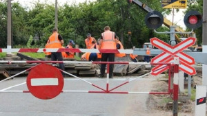 С 29 июня ограничат движение через ж/д переезд